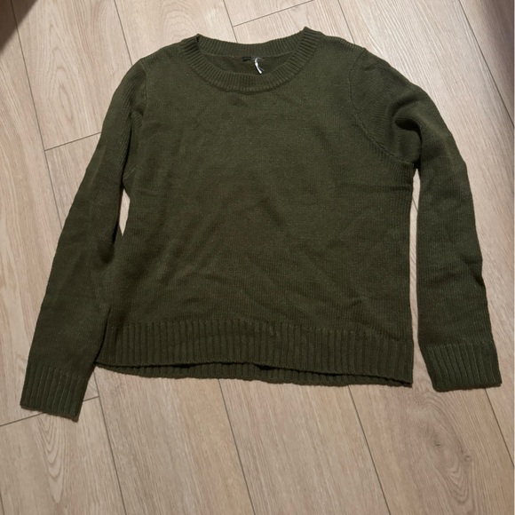 Green sweater (S) - Picture 1 of 2